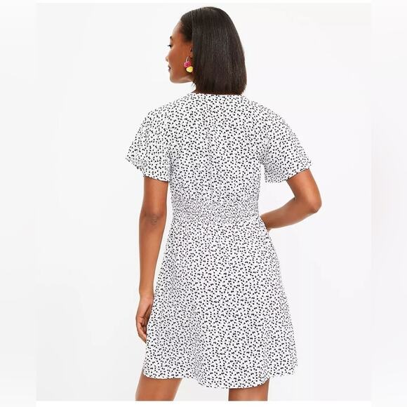 NEW LOFT Floral Flutter V-Neck White Black Pocket Dress sz 8 - Picture 3 of 12